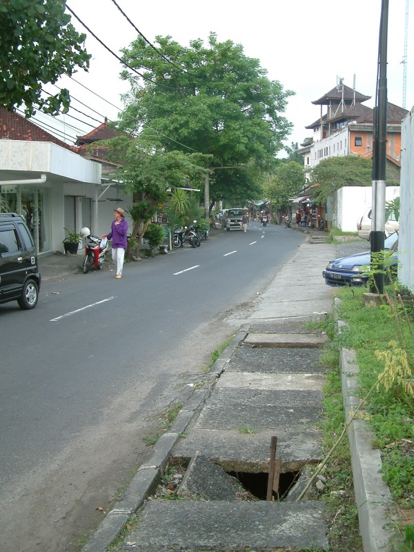 Hauptstra�e in Sanur