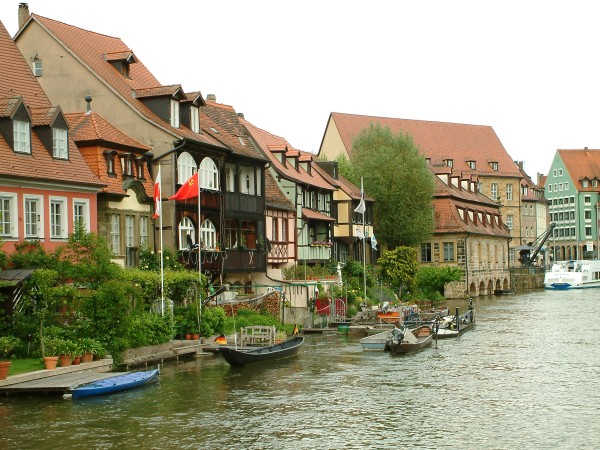 Rote Fahne in Klein Venedig