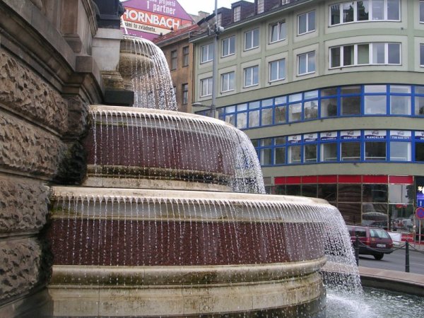 Brunnen vor dem Nationalmuseum