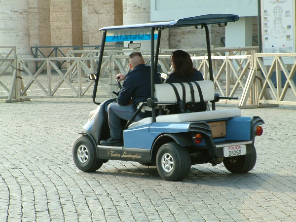 Vatikanischer Streifenwagen