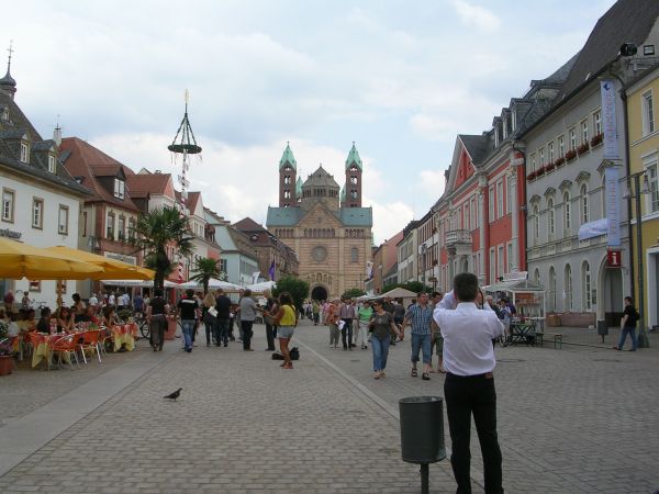Stra�e mit Dom